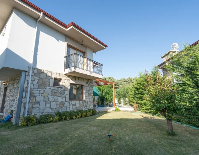 caferli-deluxe-villa-2+1-garden